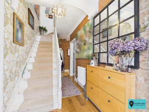 Entrance - click for photo gallery
